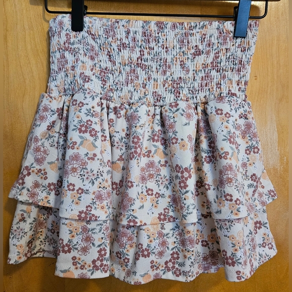 Ardene Floral Smocked Top and Skirt Set Girls L 11-12 - Picture 4 of 7